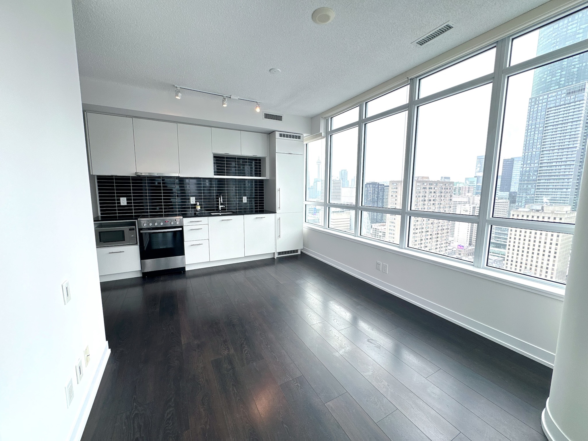 Open balcony with northwest city and park views from the 30th floor