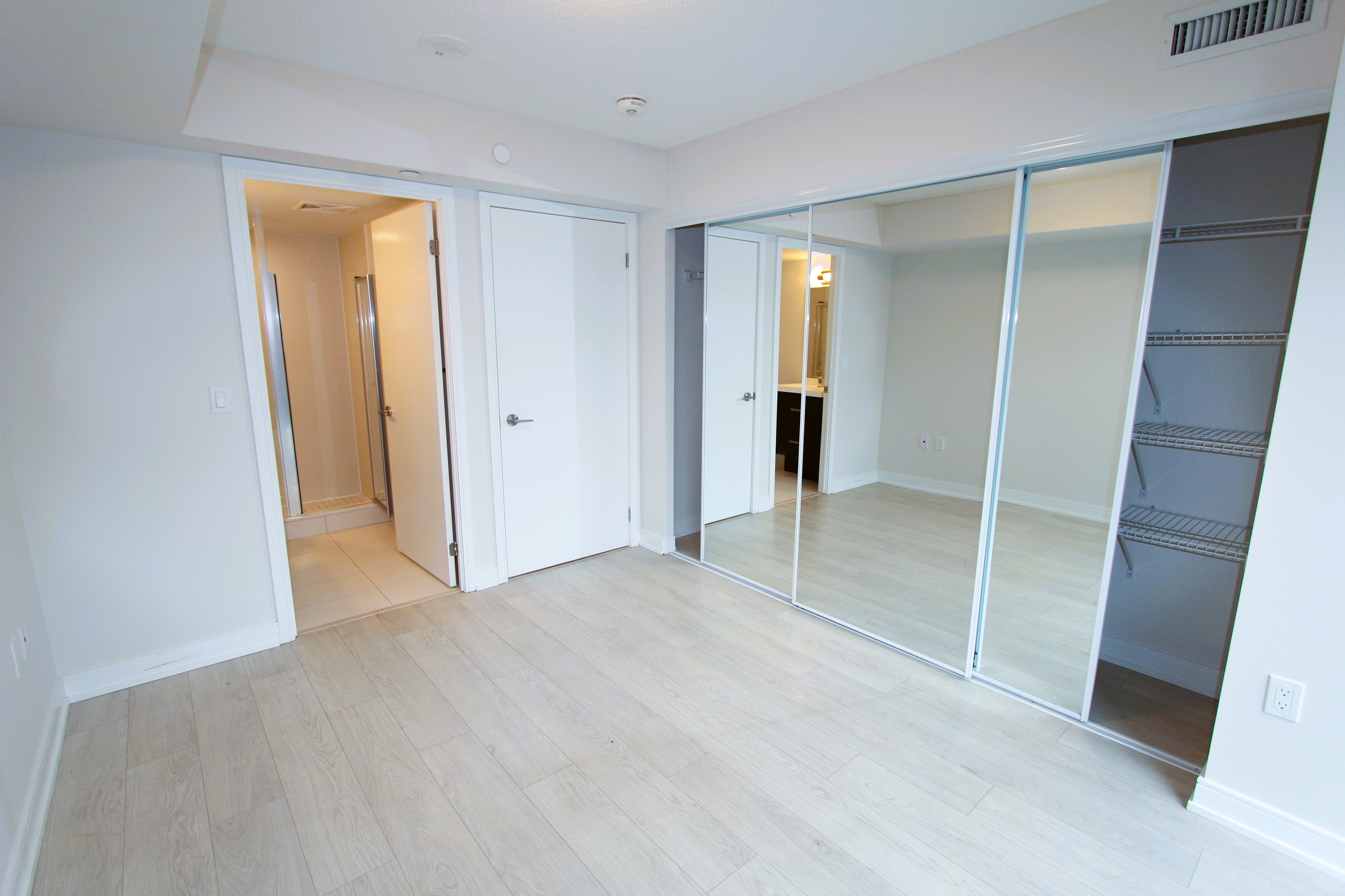 Primary 3-piece ensuite bathroom